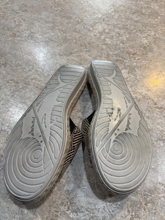 Tommy Bahama Black & Cream Woven Espadrille Slide Mules - Picture 8 of 9